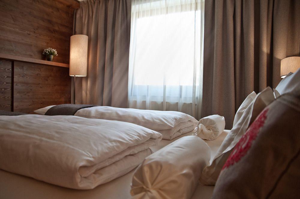 Ariston Dolomiti Residence Dobbiaco Extérieur photo