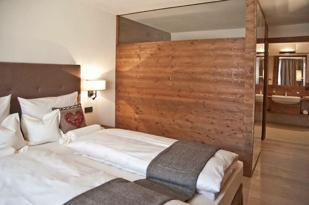 Ariston Dolomiti Residence Dobbiaco Extérieur photo